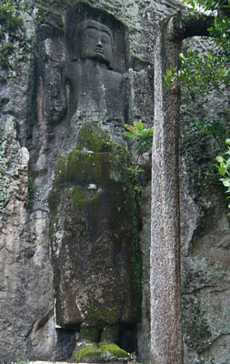 Felsenfigur im Dowa-Tempel