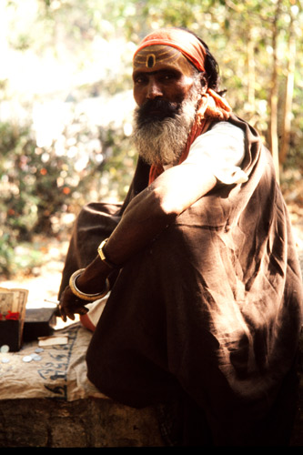 Indischer Priester normal vom Dias abfotografiert