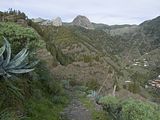 Abstieg nach La Laja (im Hintergrund Roque de Ojila)